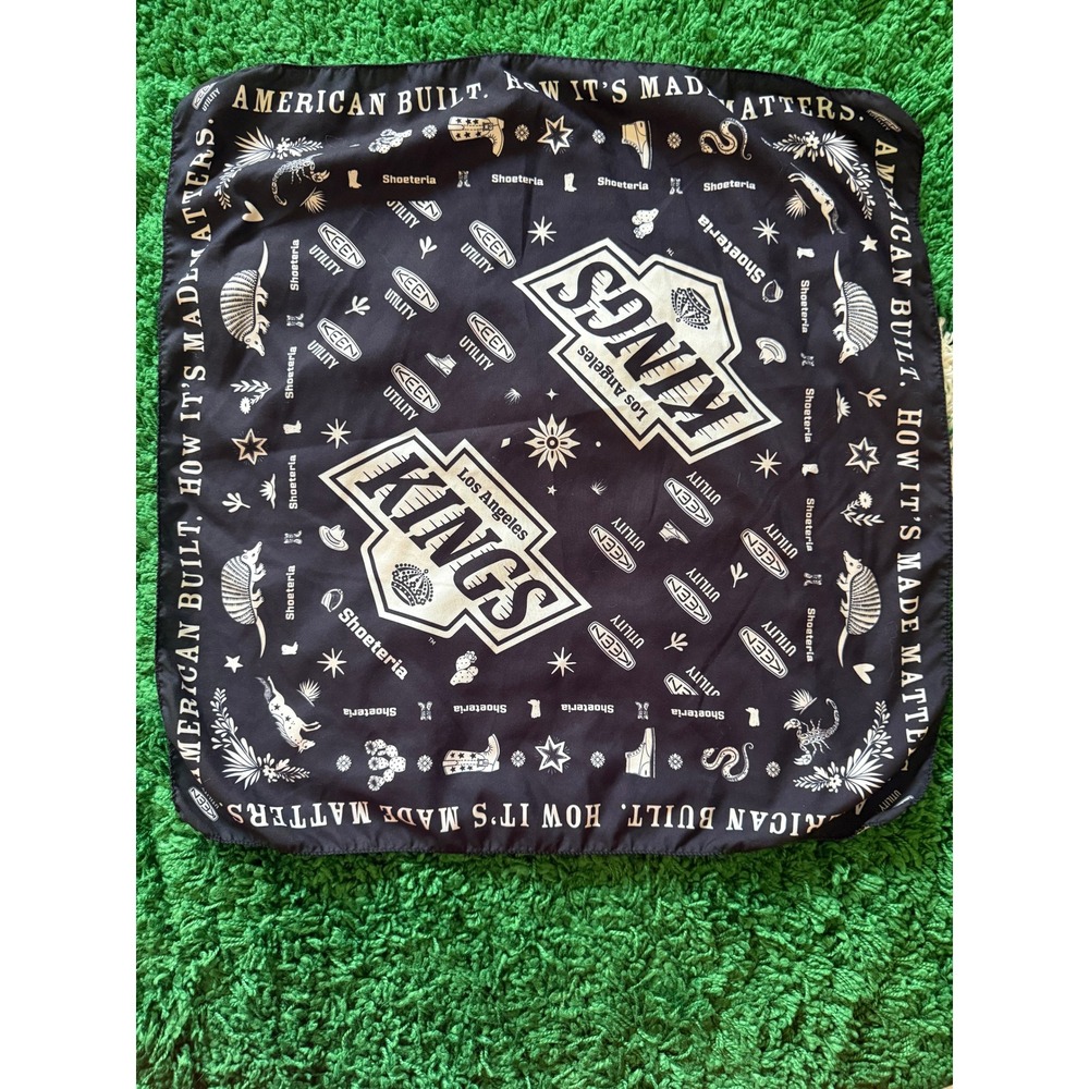 Los Angeles Kings Bandana Shoeteria Keen Utility American Built Scarf Black (G)